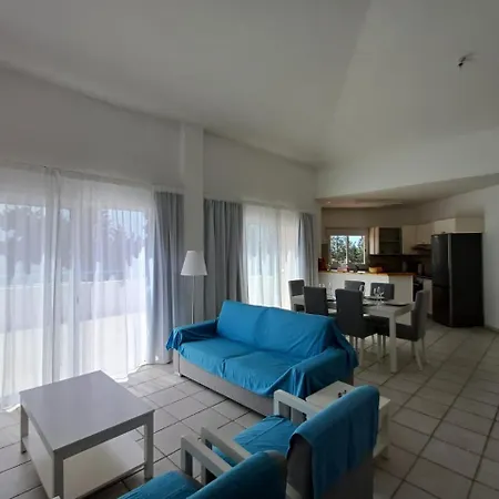 Paradise Gardens - Superb Large 3 Bed 2 Bath Apartment Paphos